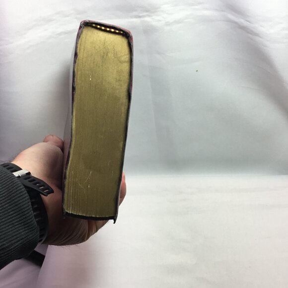 KJV Holy Bible: Gift and Award, Black Leather-Look, Red Letter 2001 - Picture 5 of 13